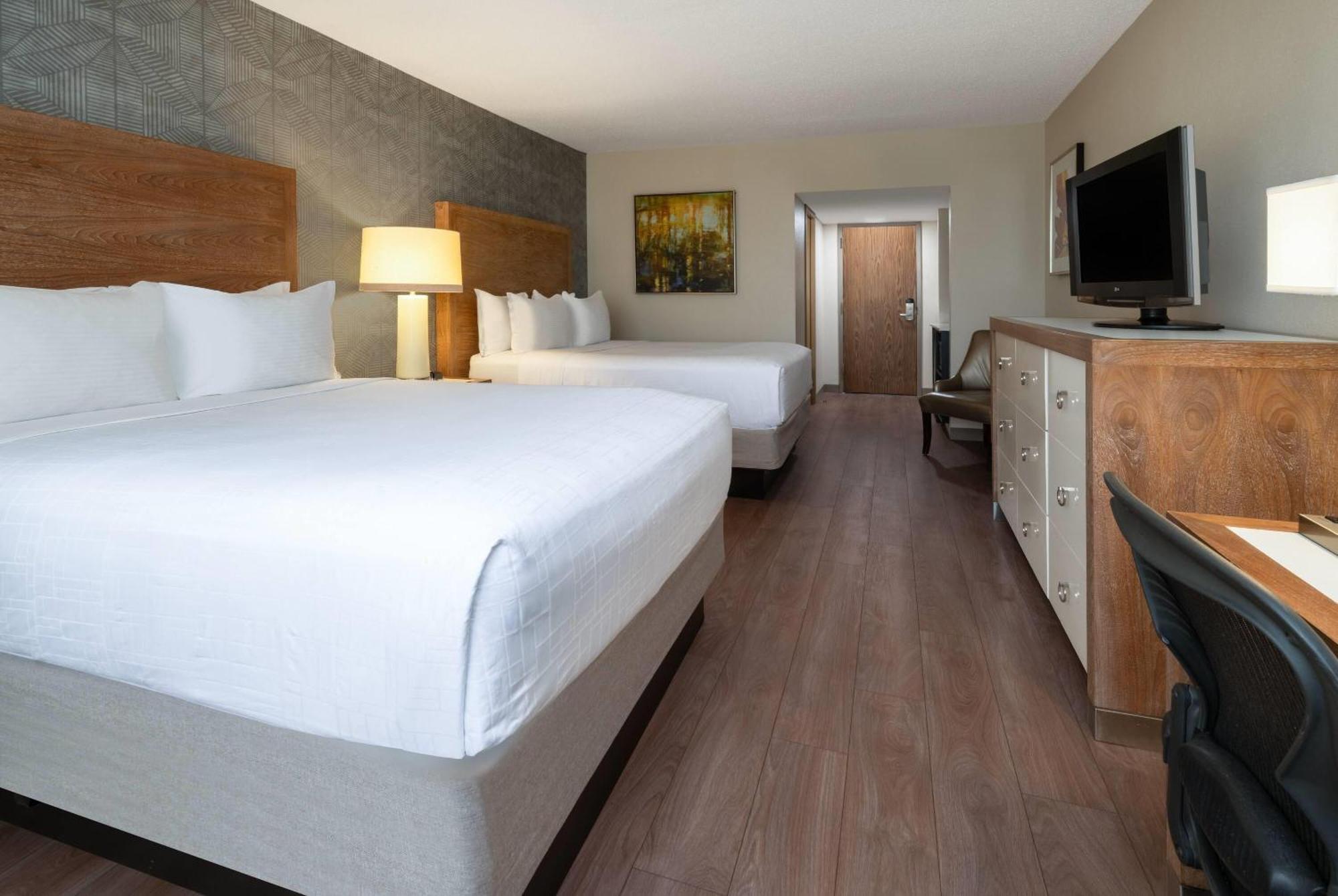 Wyndham Indianapolis Airport Hotel Exterior foto