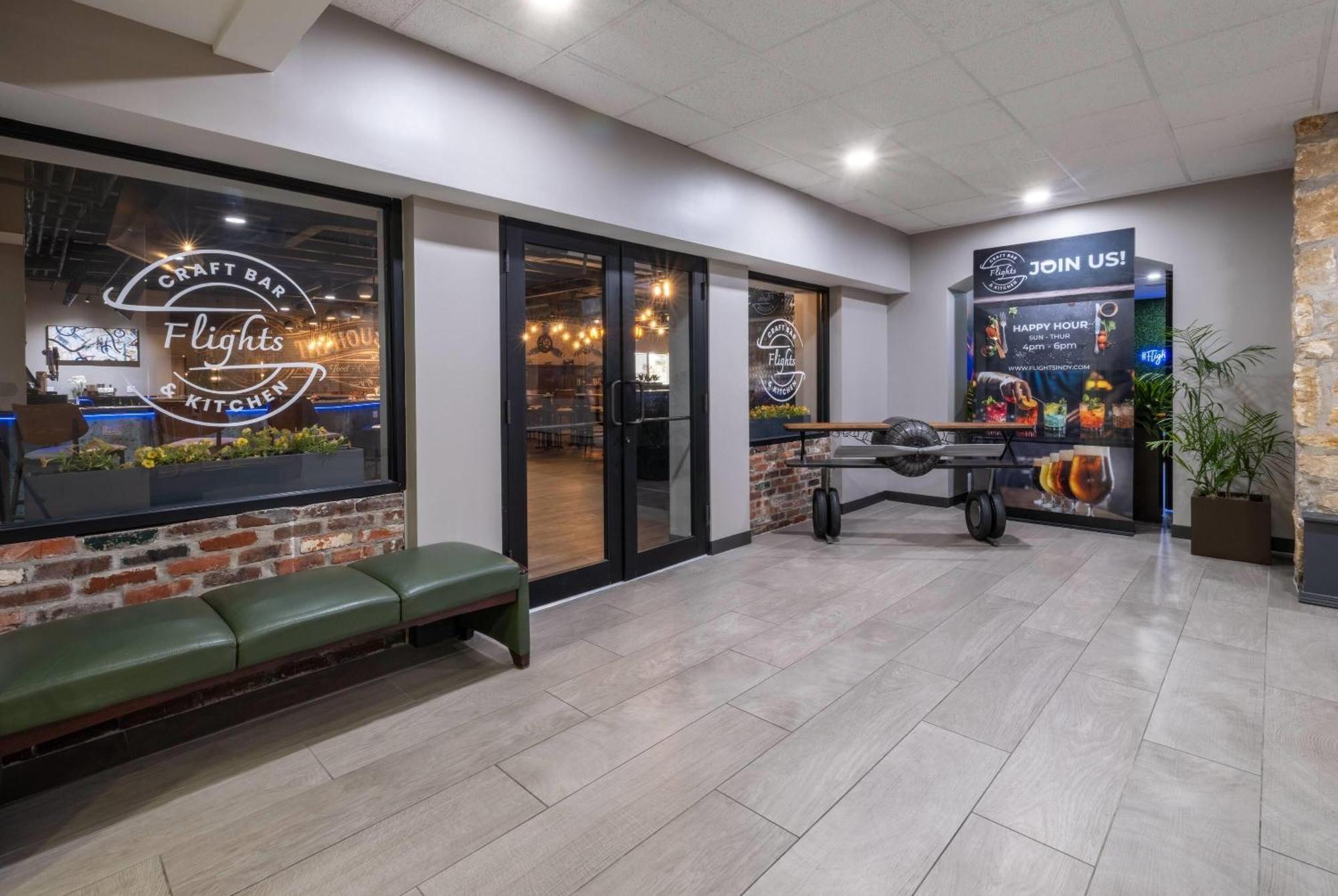 Wyndham Indianapolis Airport Hotel Exterior foto
